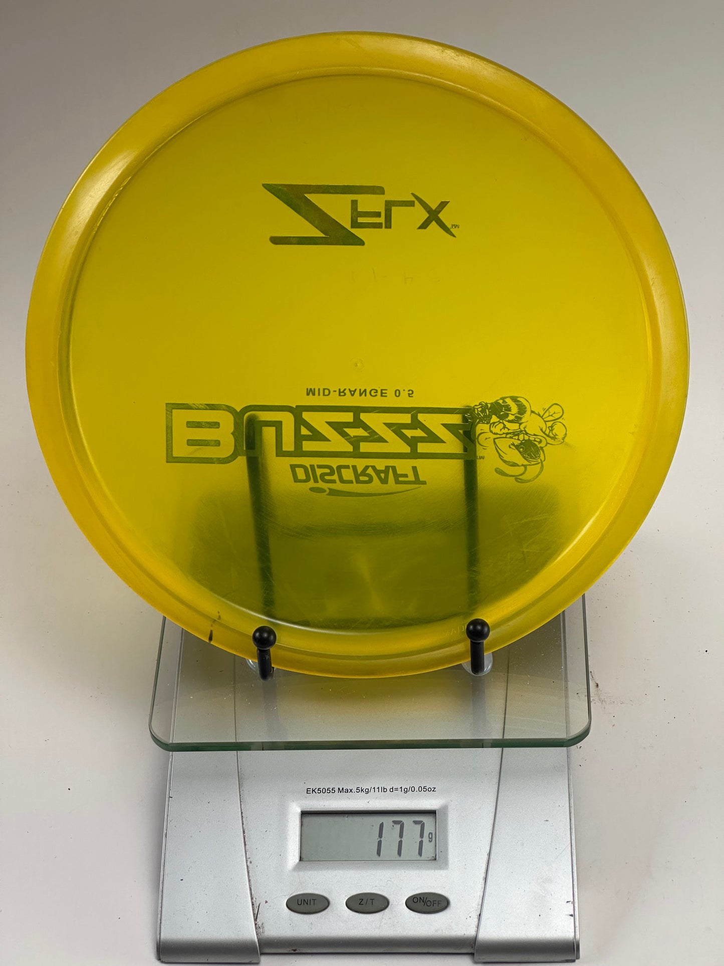 Discraft Buzzz Z FLX Midrange (177g) – Transparent Yellow Bee Stamp