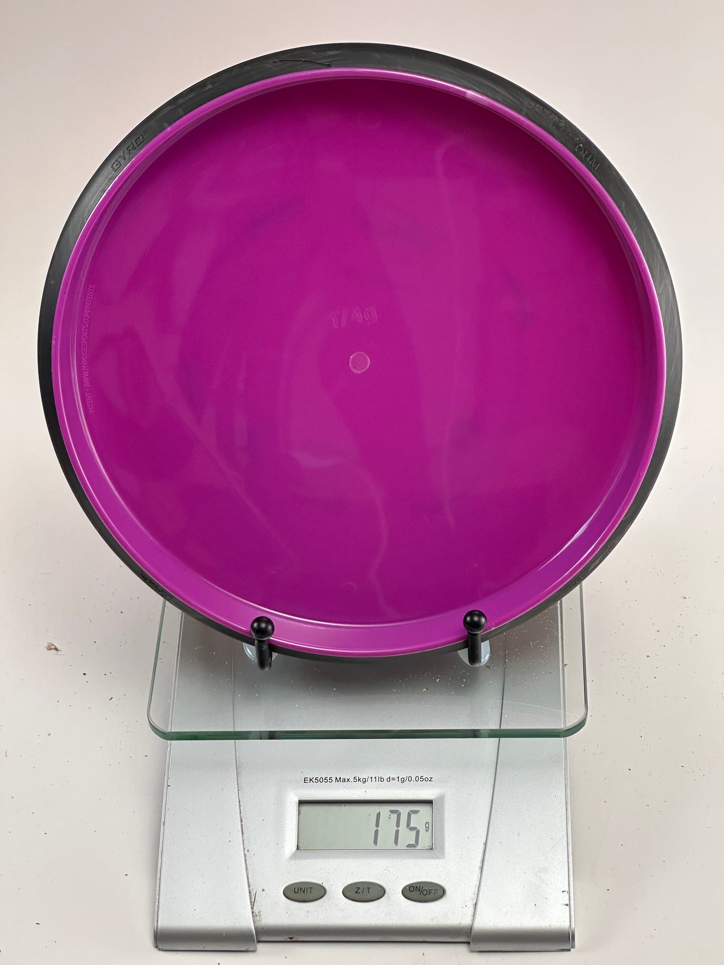 MVP Ohm Neutron Putter/Approach – Purple w/ Black Rim