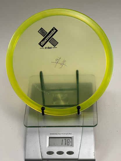 Discmania MD2 C-Line X-Out Midrange | 178g Transparent Yellow