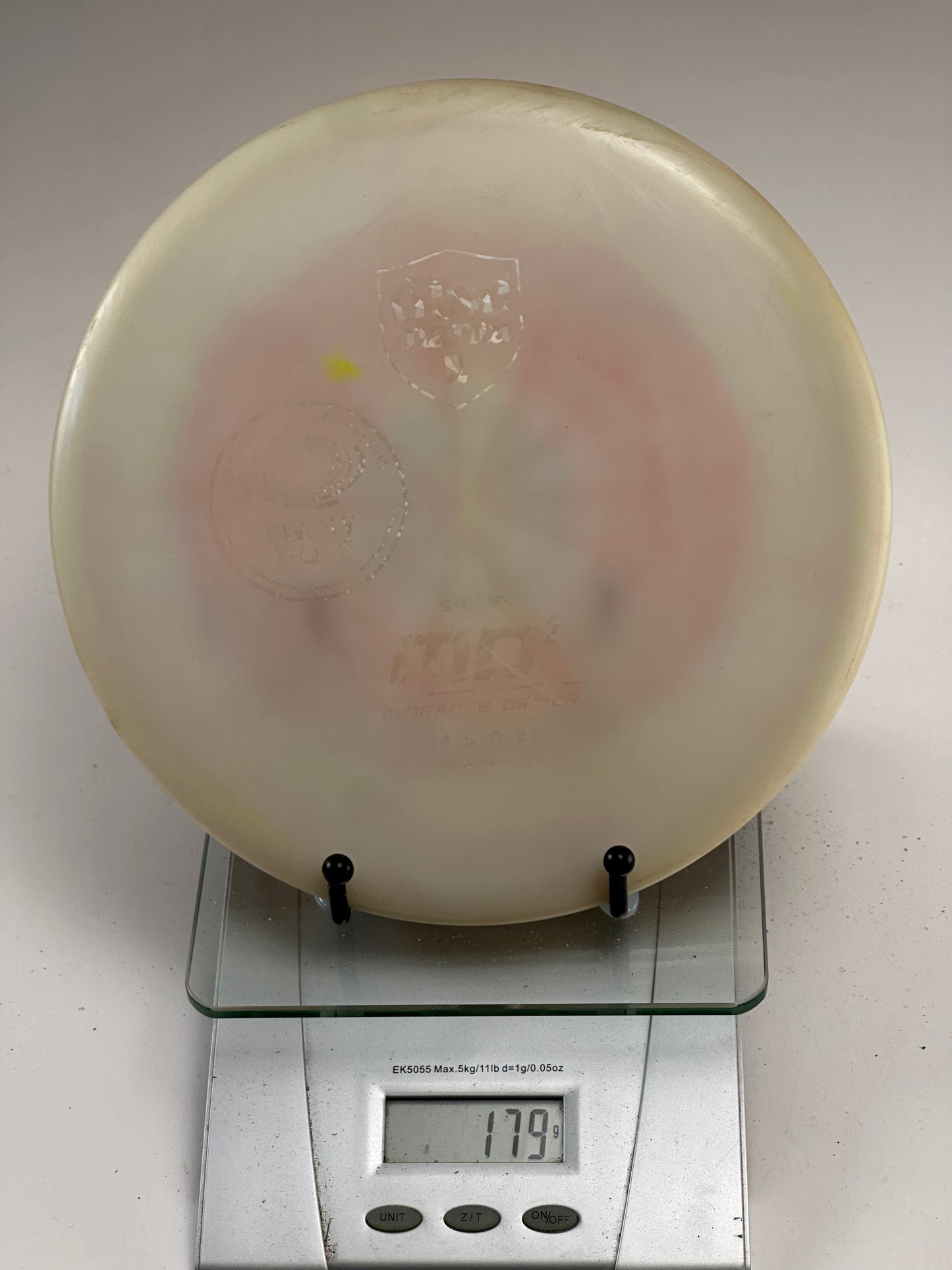 Discmania MD2 C-Line Midrange - Translucent White w/ Red Swirl