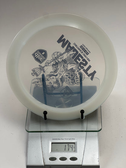 Discmania Majesty – Active Premium Distance Driver (Queen Stamp)