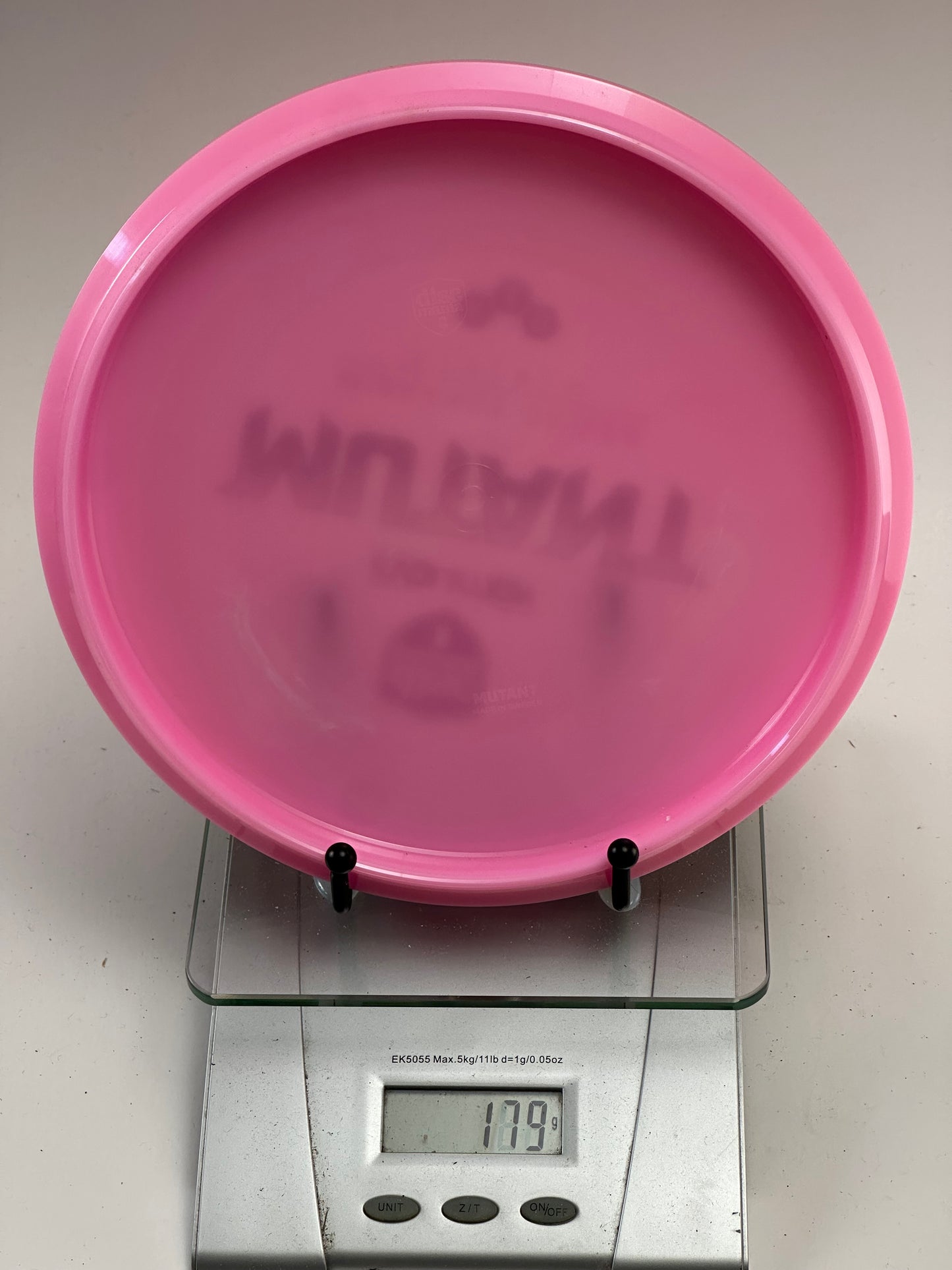 Discmania Mutant Neo Midrange Driver – Pink (179g)