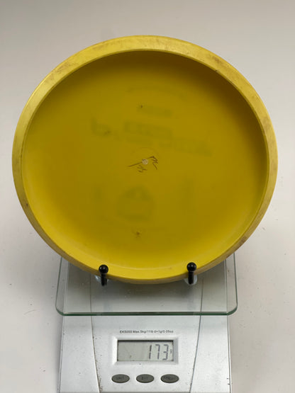 Discmania P2 D-Line Flex 2 Putter - Yellow