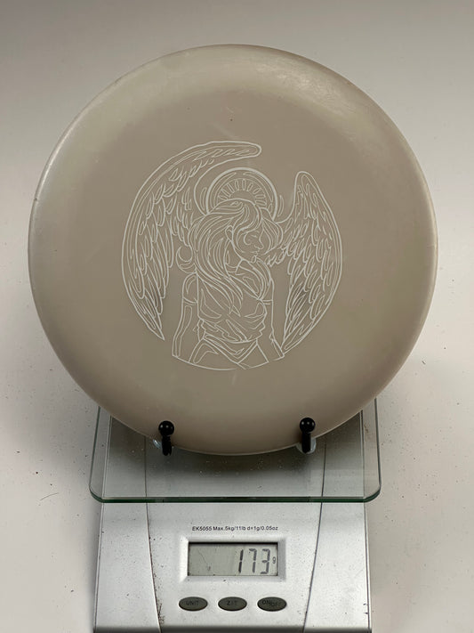 Discmania P-Line P2 Putter (Angel Stamp) - Beige - Used
