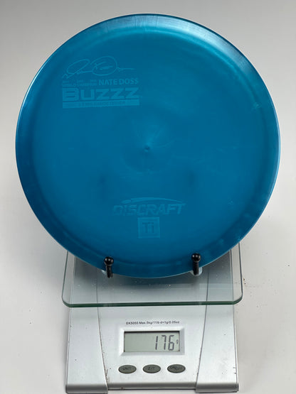 Discraft Titanium Buzzz (Nate Doss) Blue 176g Midrange