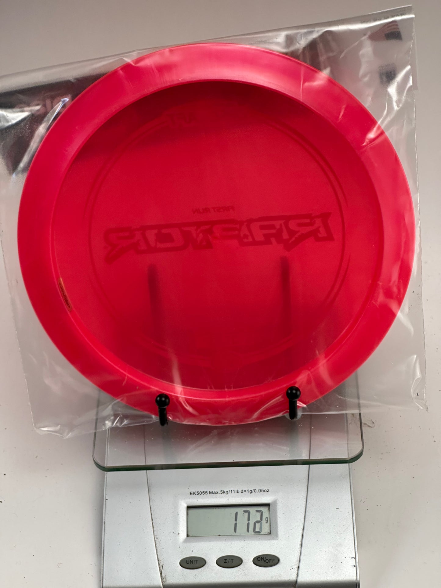 Discraft Raptor First Run Z Distance Driver – Transparent Red