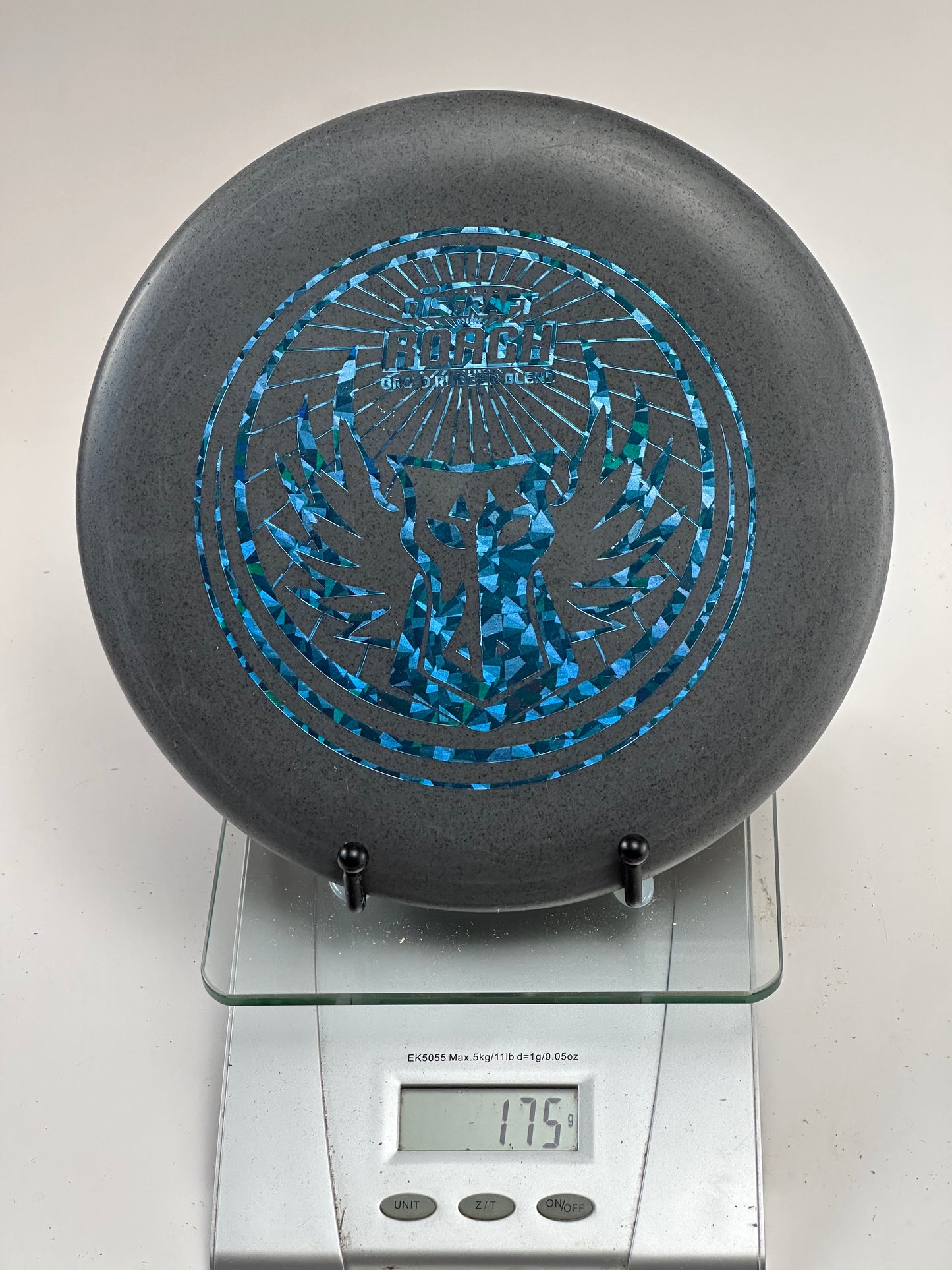 Discraft Roach Bro-D Rubber Blend Putter/Approach – Gray Speckle, Blue Shattered Foil