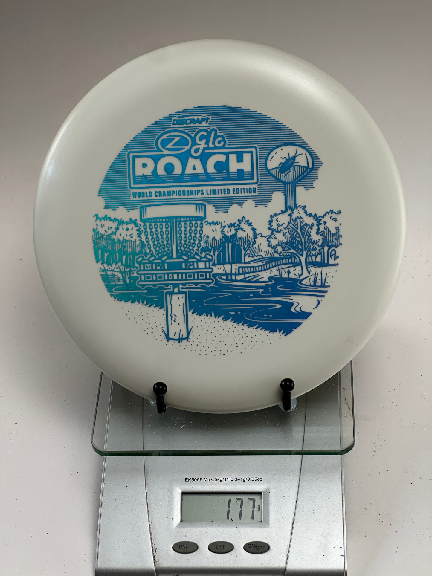 Discraft Z Glo Roach Putter – White w/ Blue World Championships Stamp