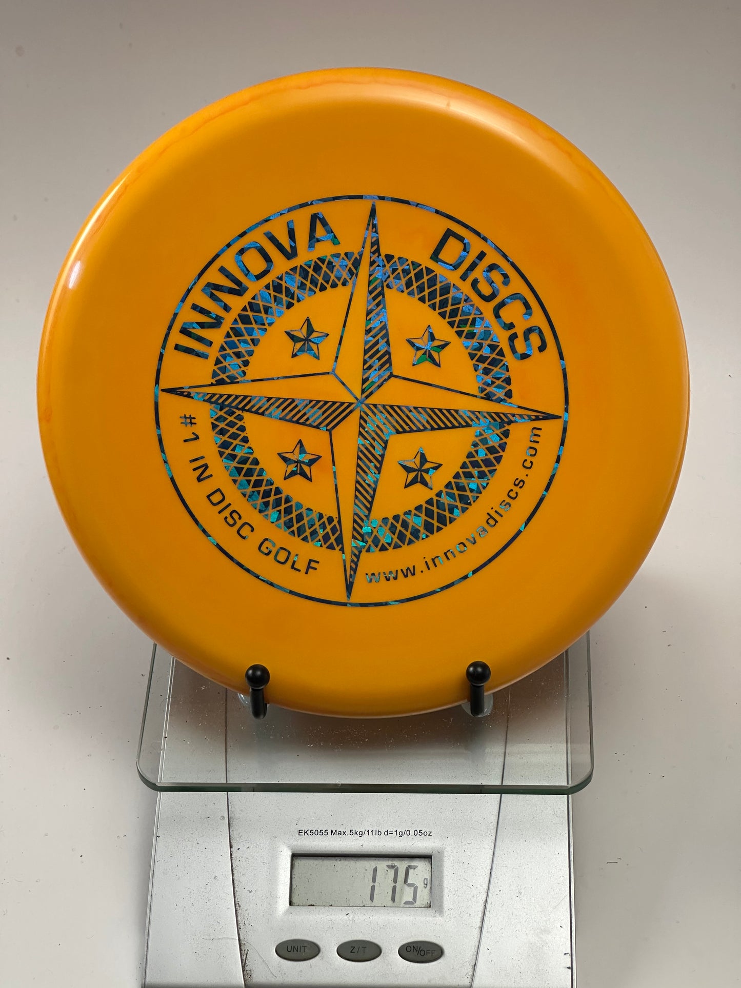 Innova Star Aviar3 Putter (175g) Yellow – Compass Stamp