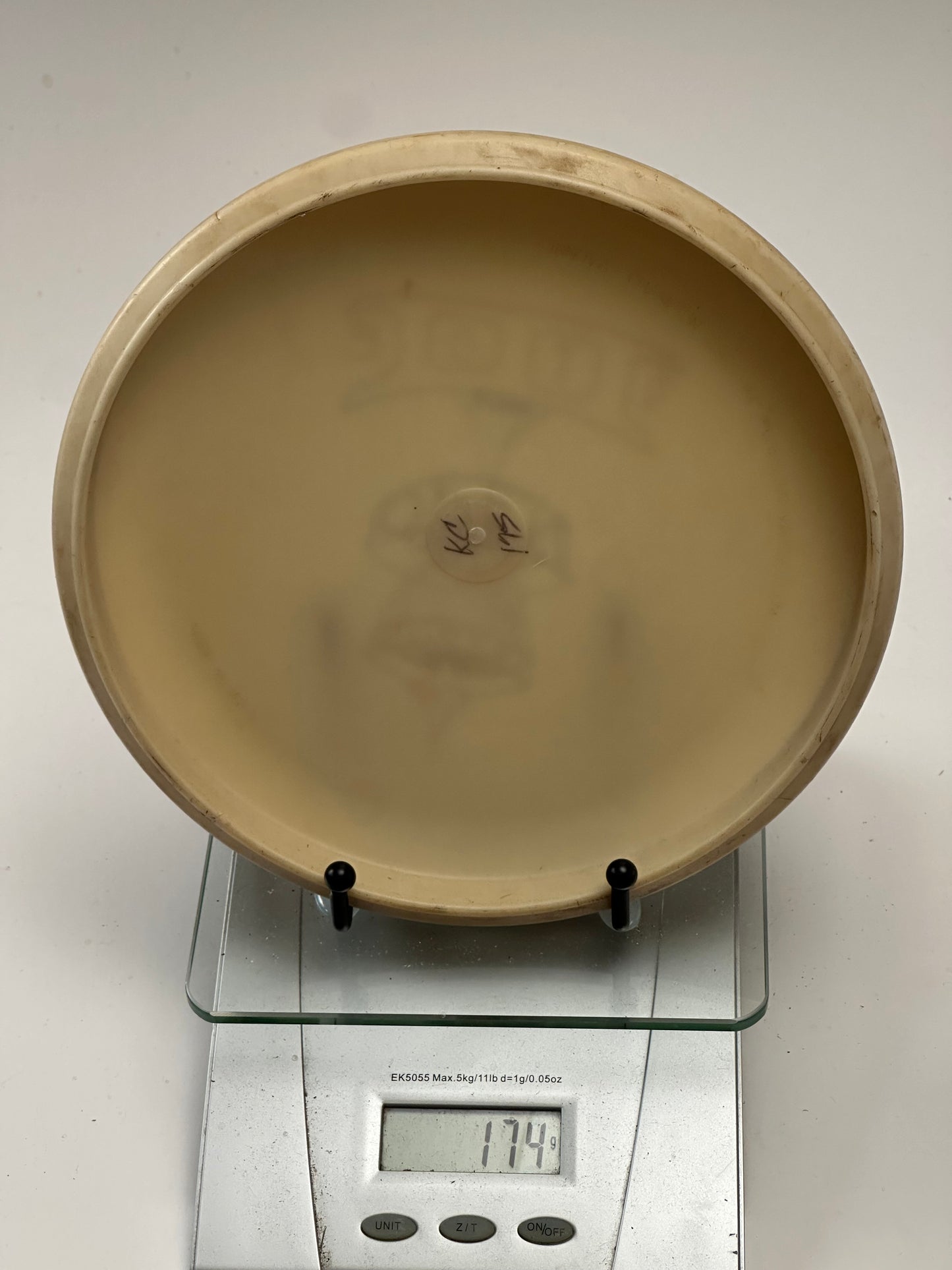 Innova KC Pro Aviar Putter – 2015 St. Mac’s Open Stamp (Cream)