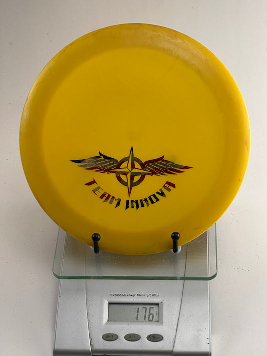 Innova Champion Destroyer (Pre-Embossed) – Yellow Team Innova Stamp