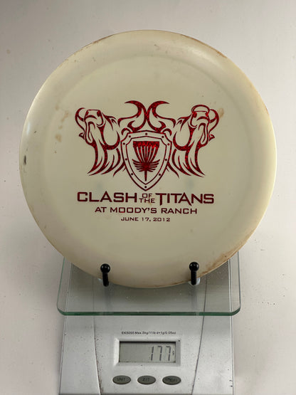 Innova Star Destroyer (SDS/DS) White Clash of the Titans 2012 Stamp