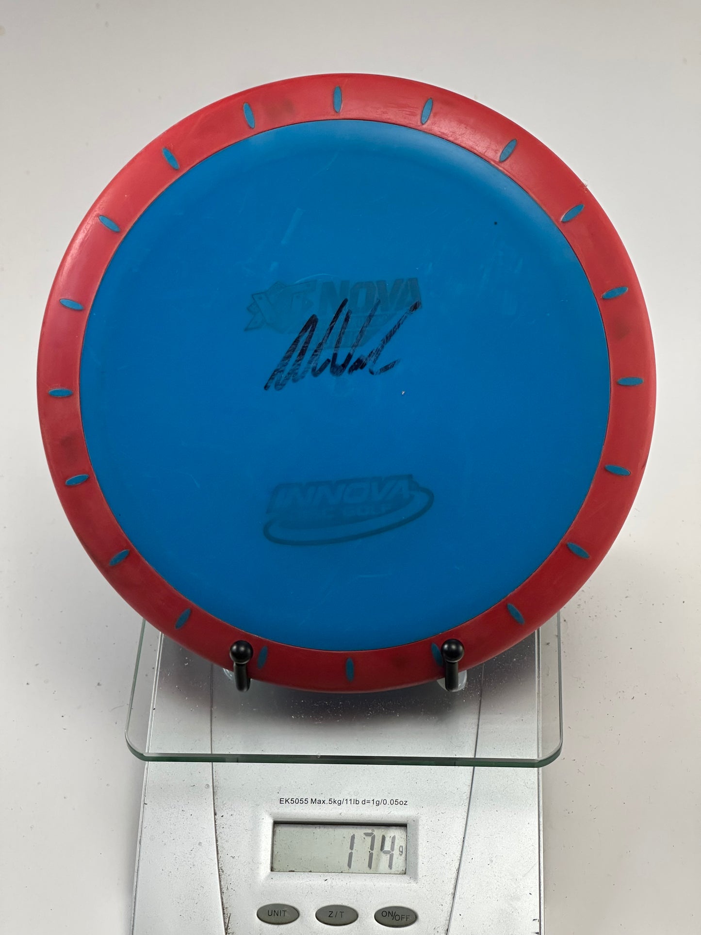 Innova XT Nova Putter – Blue w/ Red Rim, Compass Stamp (174g)