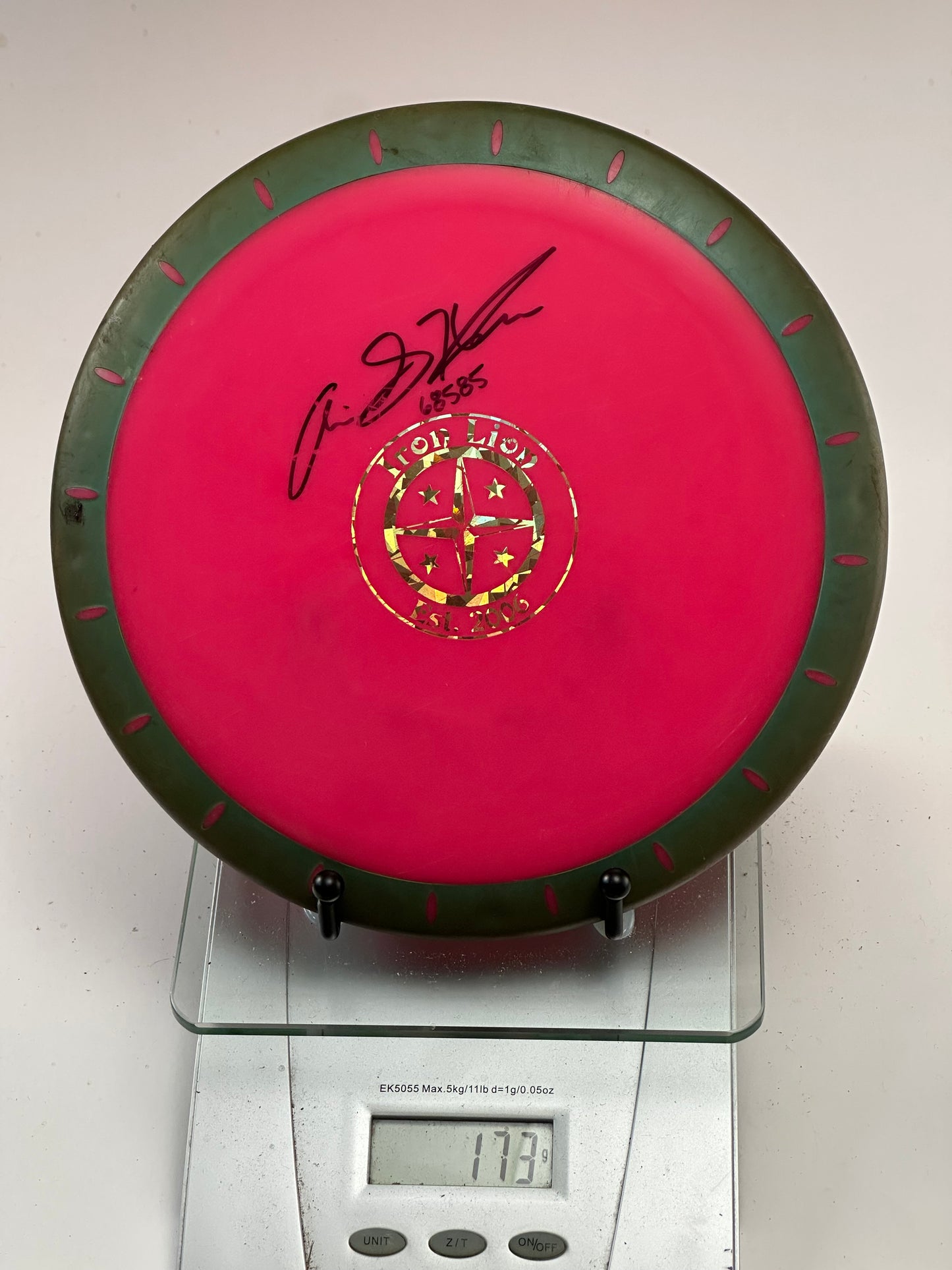 Innova XT Nova Putter 173g Pink/Green Top Lion Foil Stamp (Signed)