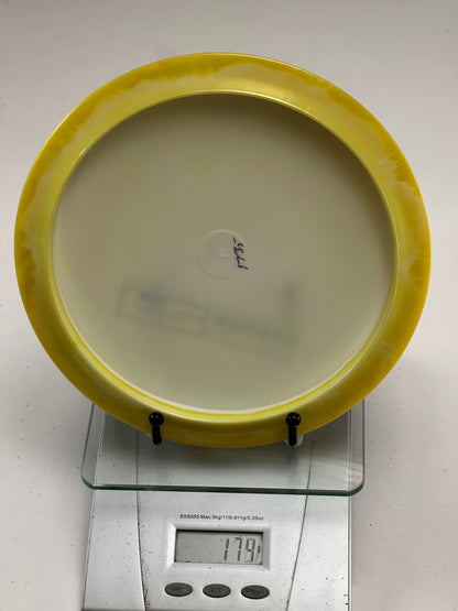 Innova Star F2 Savant – Swirly Yellow Rim, Cloudy Center (173g)