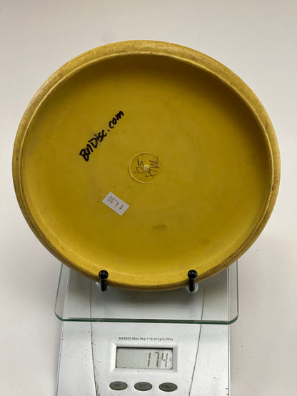 Innova DX Whale Putter – Yellow w/ Black Compass Stamp