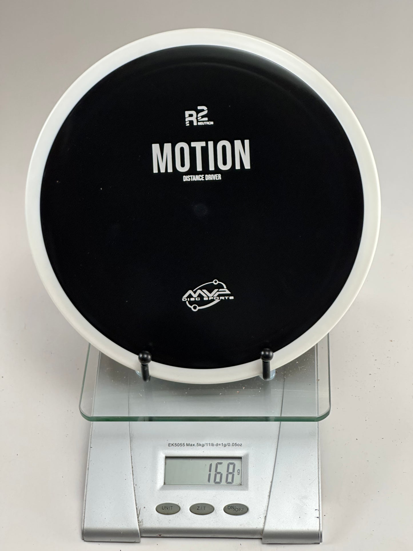 MVP Motion R2 Neutron Distance Driver (Black/White Rim)