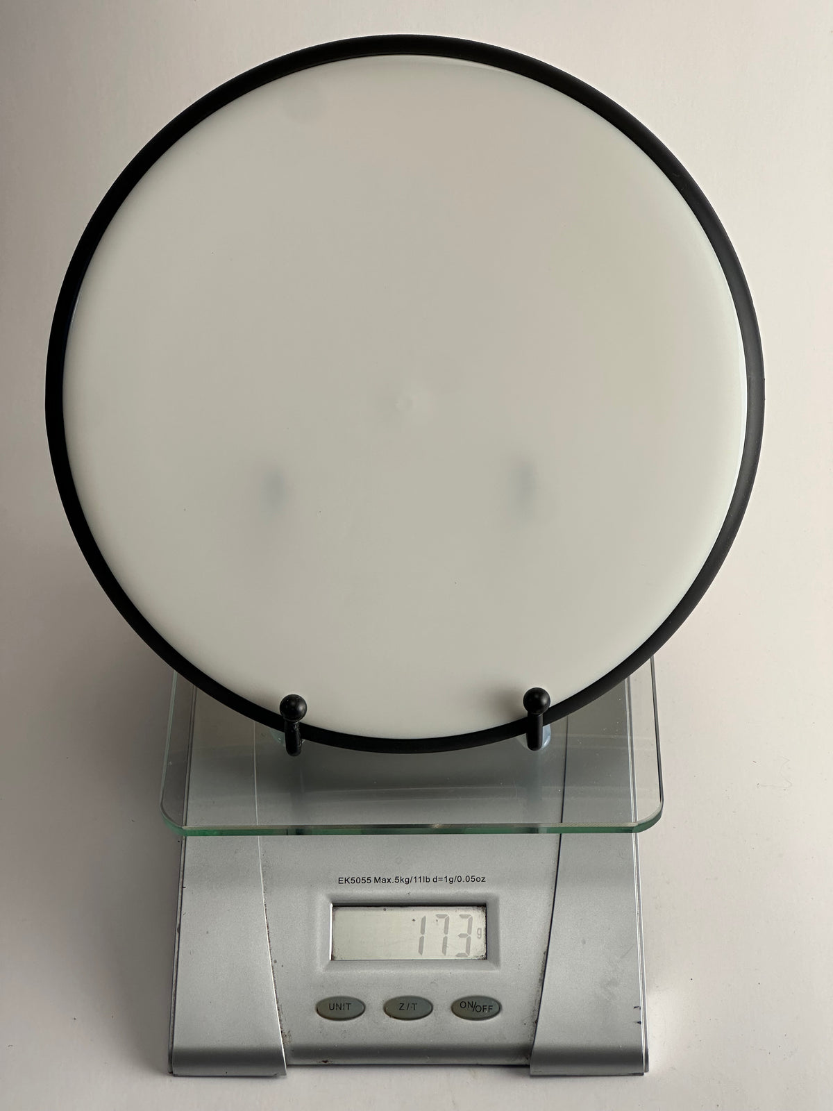MVP Watt Electron Putter – White Plate, Black Overmold Rim