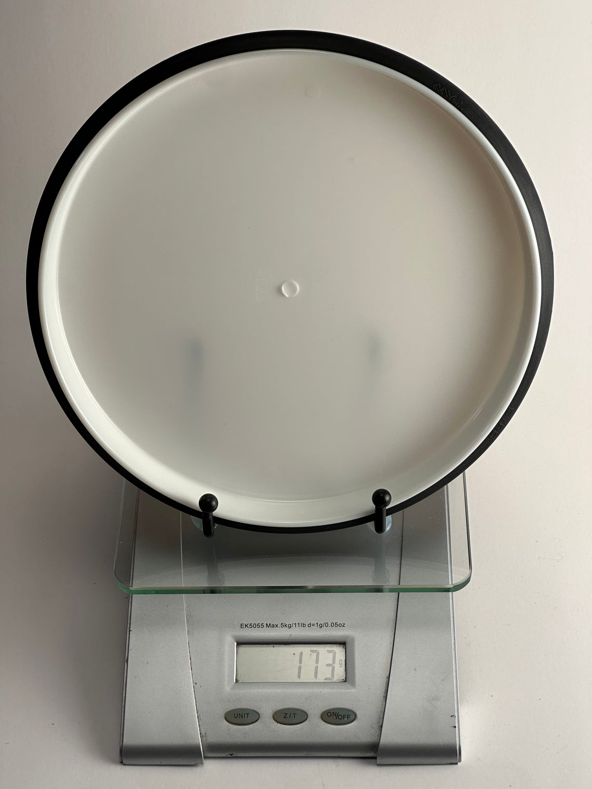 MVP Watt Electron Putter – White Plate, Black Overmold Rim