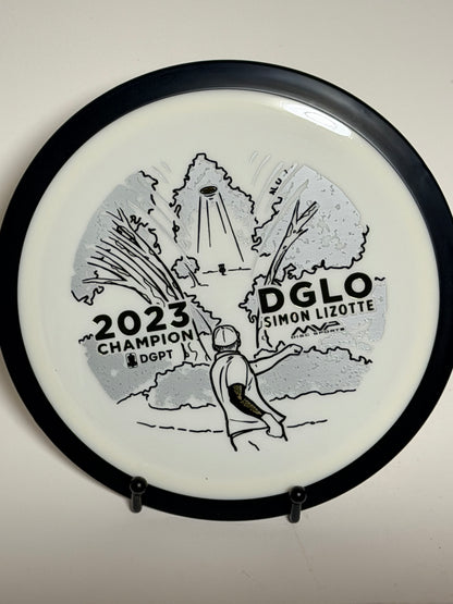 MVP Neutron Wave – 2023 DGLO Champion Simon Lizotte Stamp (White/Black Rim)