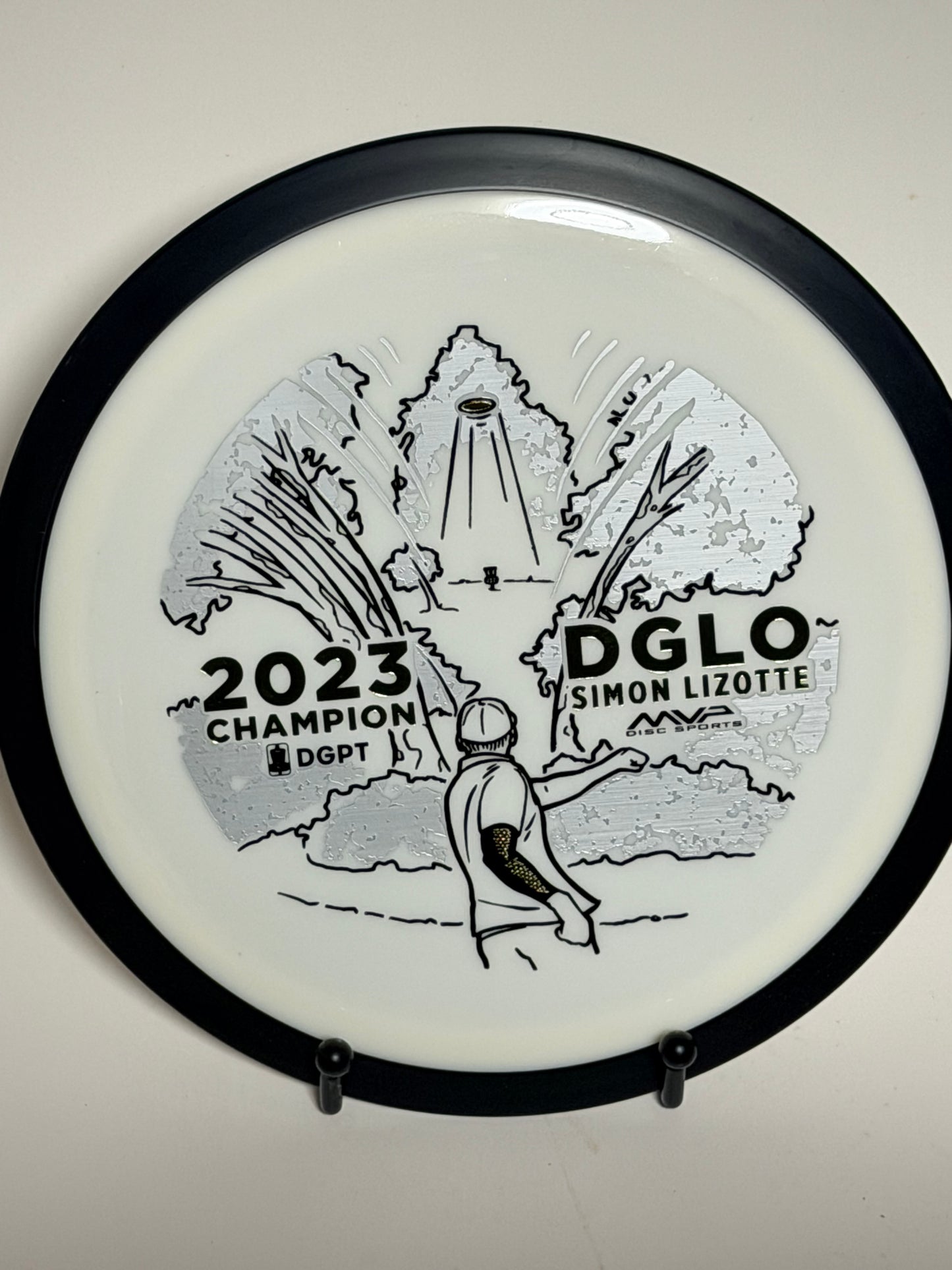 MVP Neutron Wave – 2023 DGLO Champion Simon Lizotte (White/Black Rim)