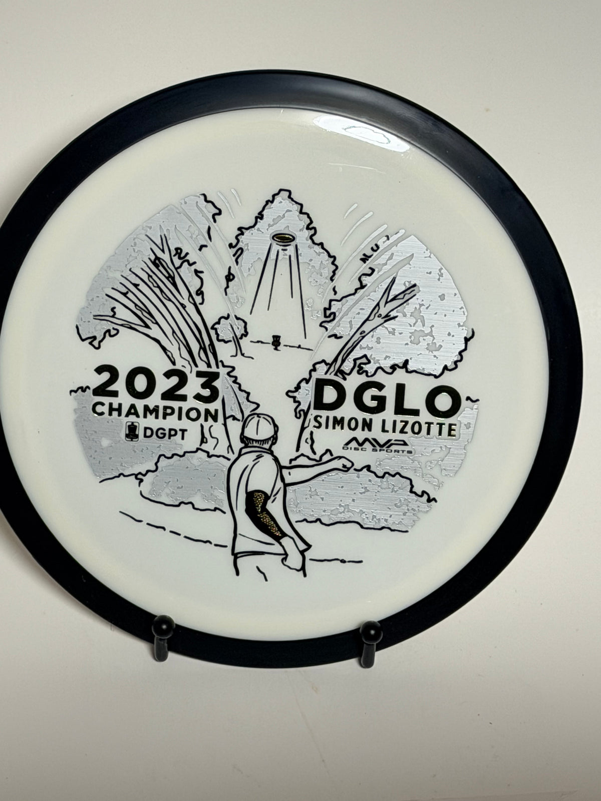 MVP Neutron Wave – 2023 DGLO Champion Simon Lizotte Stamp (White/Black Rim)