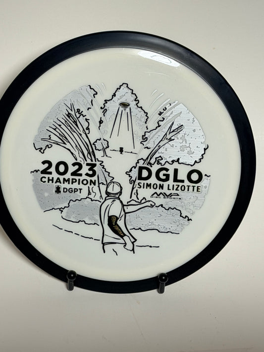 MVP Neutron Wave – 2023 DGLO Champion Simon Lizotte Stamp (White/Black Rim)