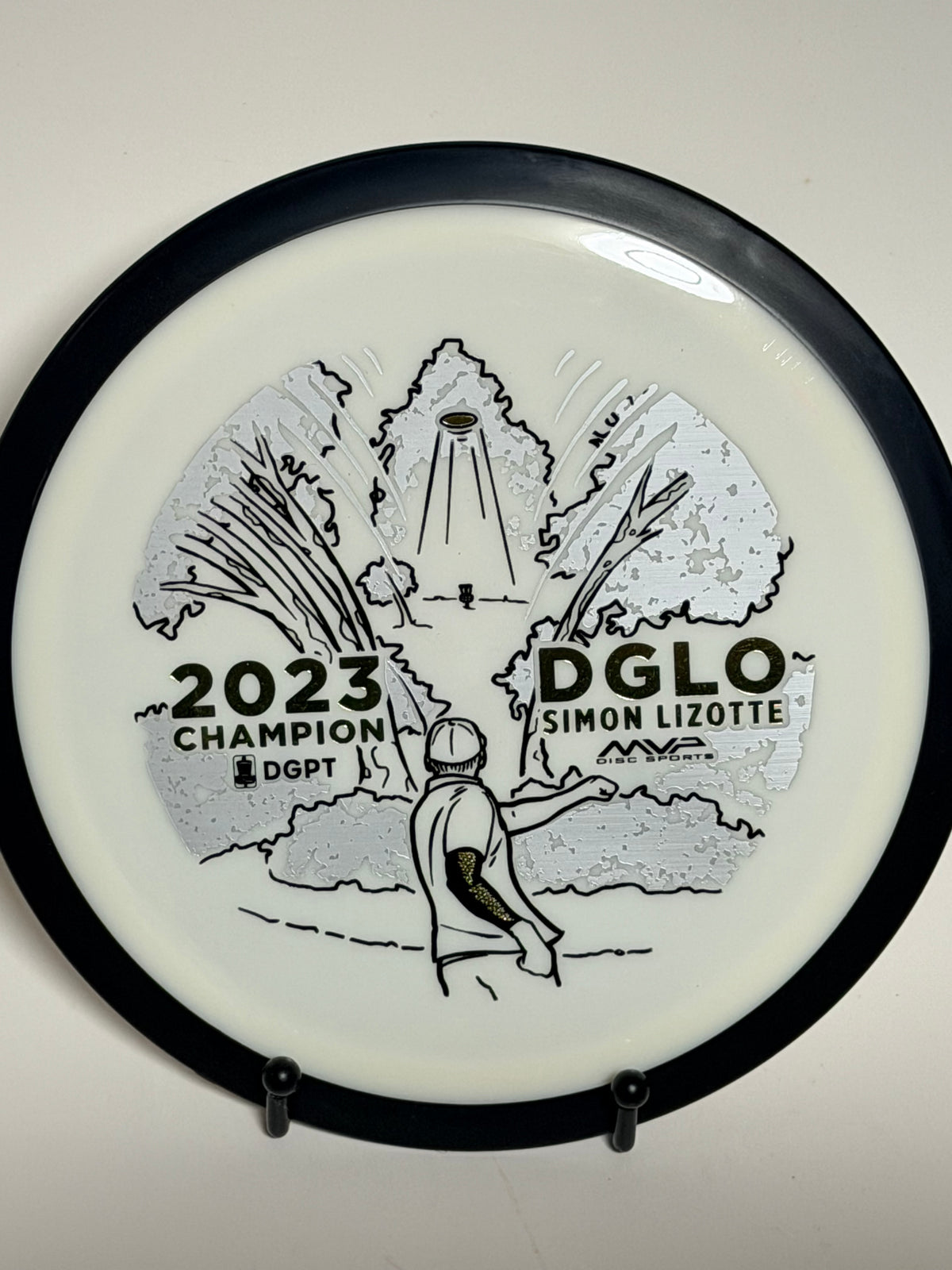 MVP Neutron Wave – 2023 DGLO Champion Simon Lizotte Stamp (White/Black Rim)