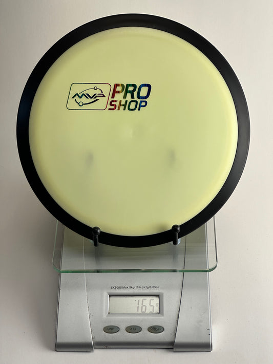 MVP Neutron Wave – Neon Yellow/Black Rim, Pro Shop Holo Stamp