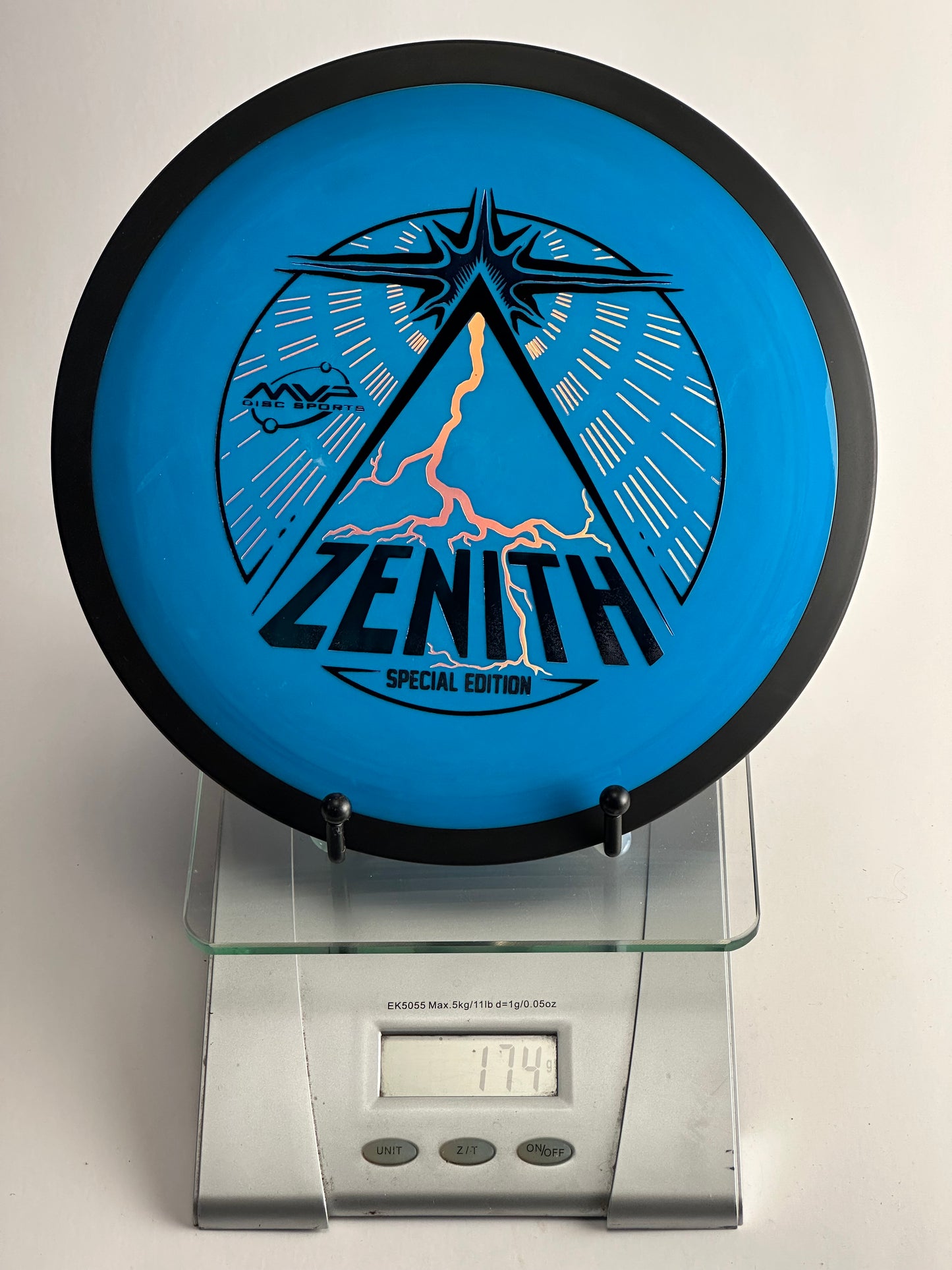 MVP Neutron Zenith Special Edition – Blue w/ Black Rim (174g)