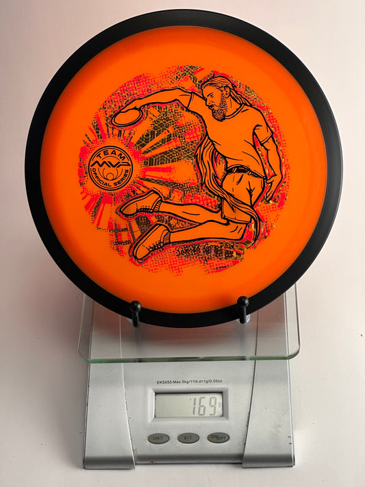 MVP Neutron Zenith Team Series (James Conrad) – Orange/Black Rim 169g
