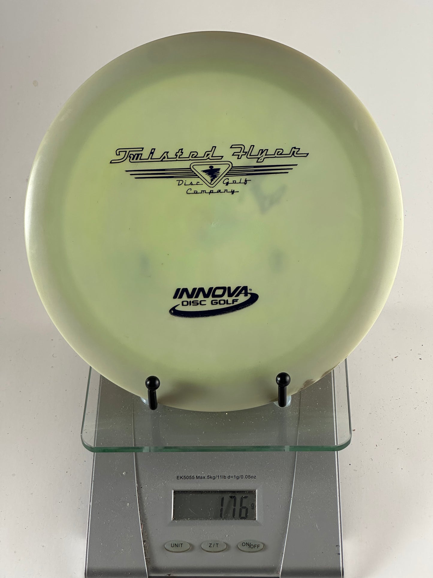 Millennium Scorpius Quantum (Innova) Distance Driver – Twisted Flyer Stamp