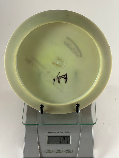 Millennium Scorpius Quantum (Innova) Distance Driver – Twisted Flyer Stamp